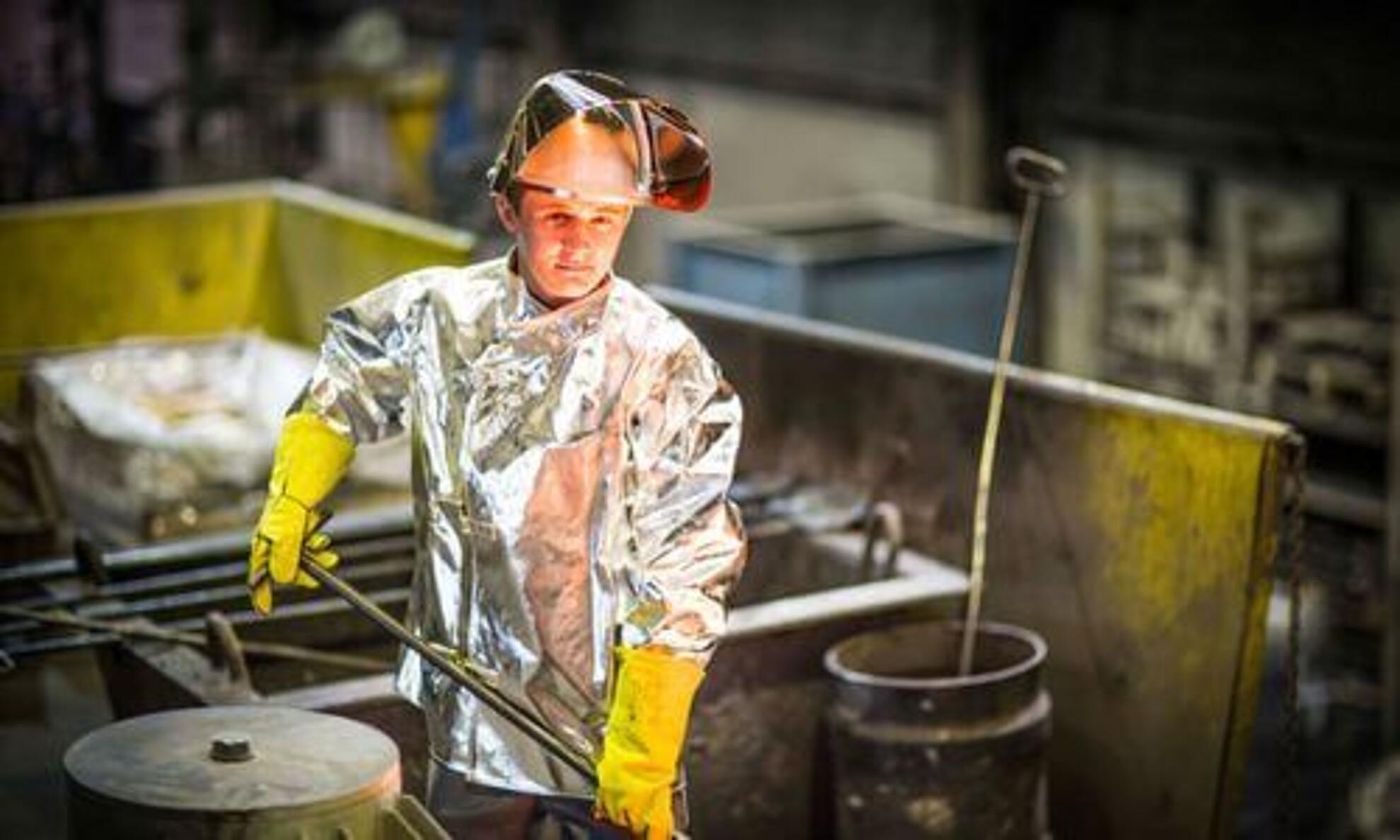 Mitarbeiter der Silbitz Group in einer Werkshalle